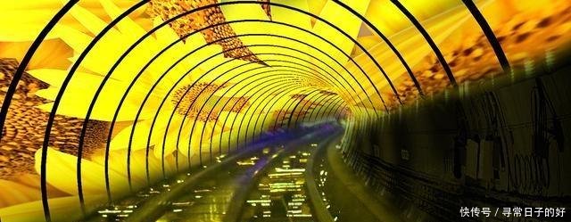 地铁有两个隧道