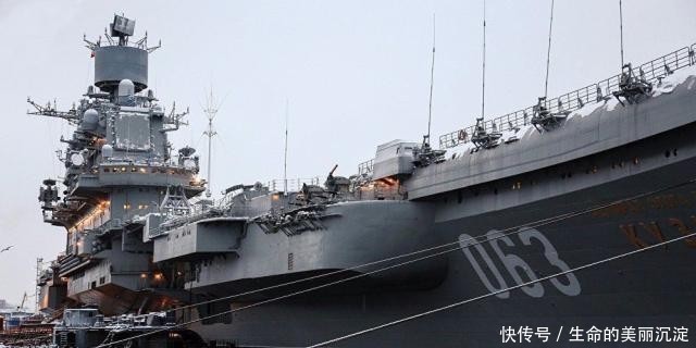 中国的航空母舰有多少人