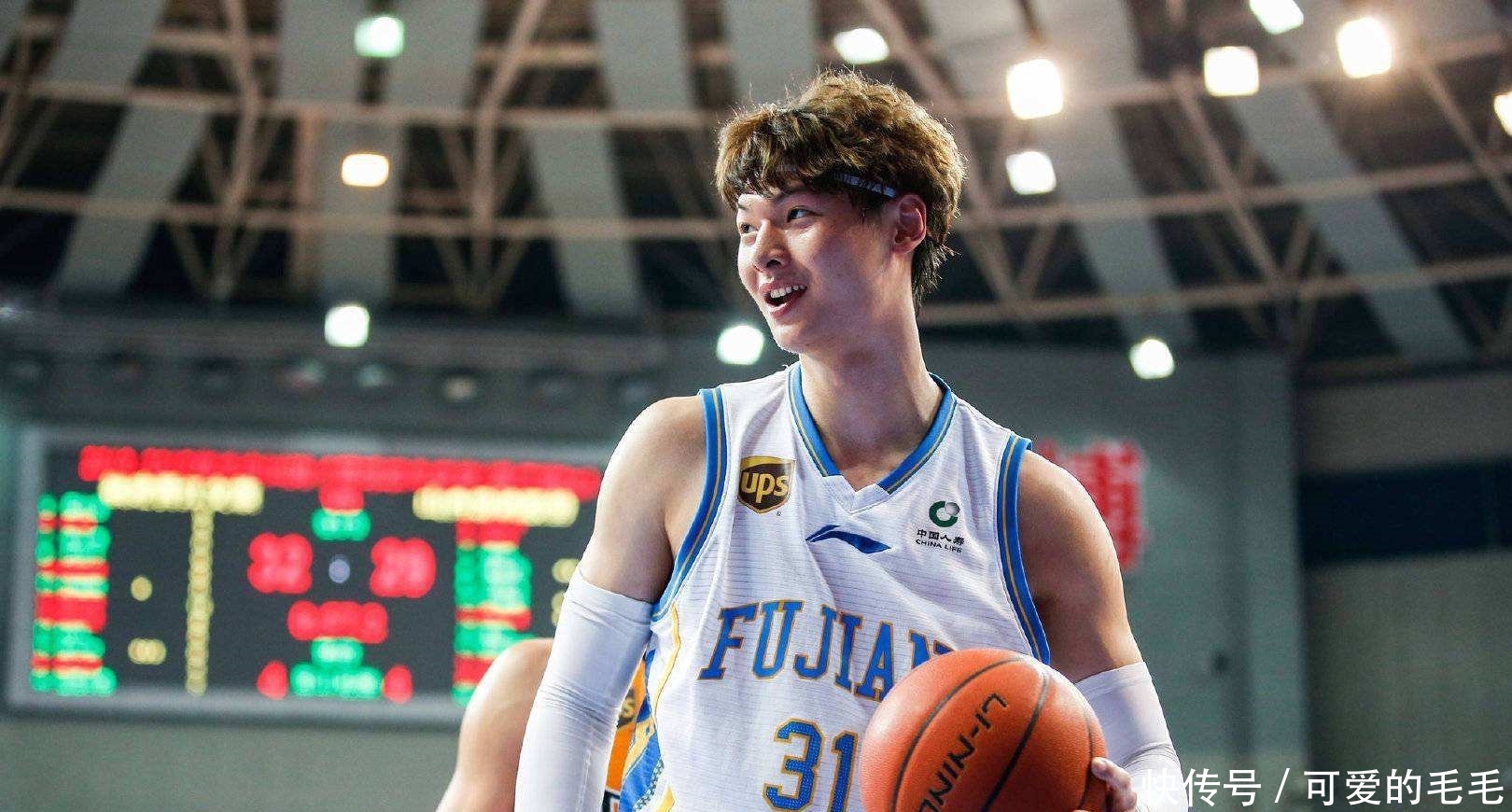 福建男篮朱世龙换帅