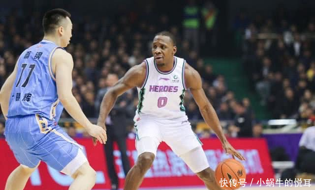 中国男篮外援被打