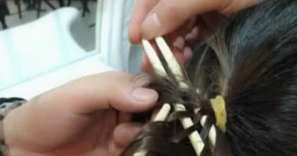 女子用上千根筷子做发型，做好后笑出猪叫，结账时无法淡定