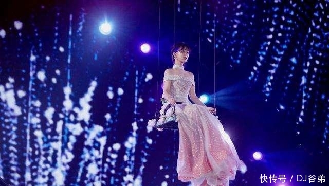 杨紫高空荡秋千采访